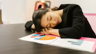 Inemuri: Tidur di Tempat Kerja yang Justru Dianggap Rajin